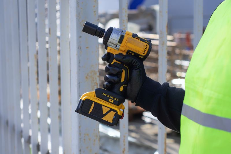 Aluminum Fence Painting